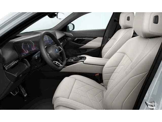 New 2027 Gray Metallic BMW 550e xDrive image 6