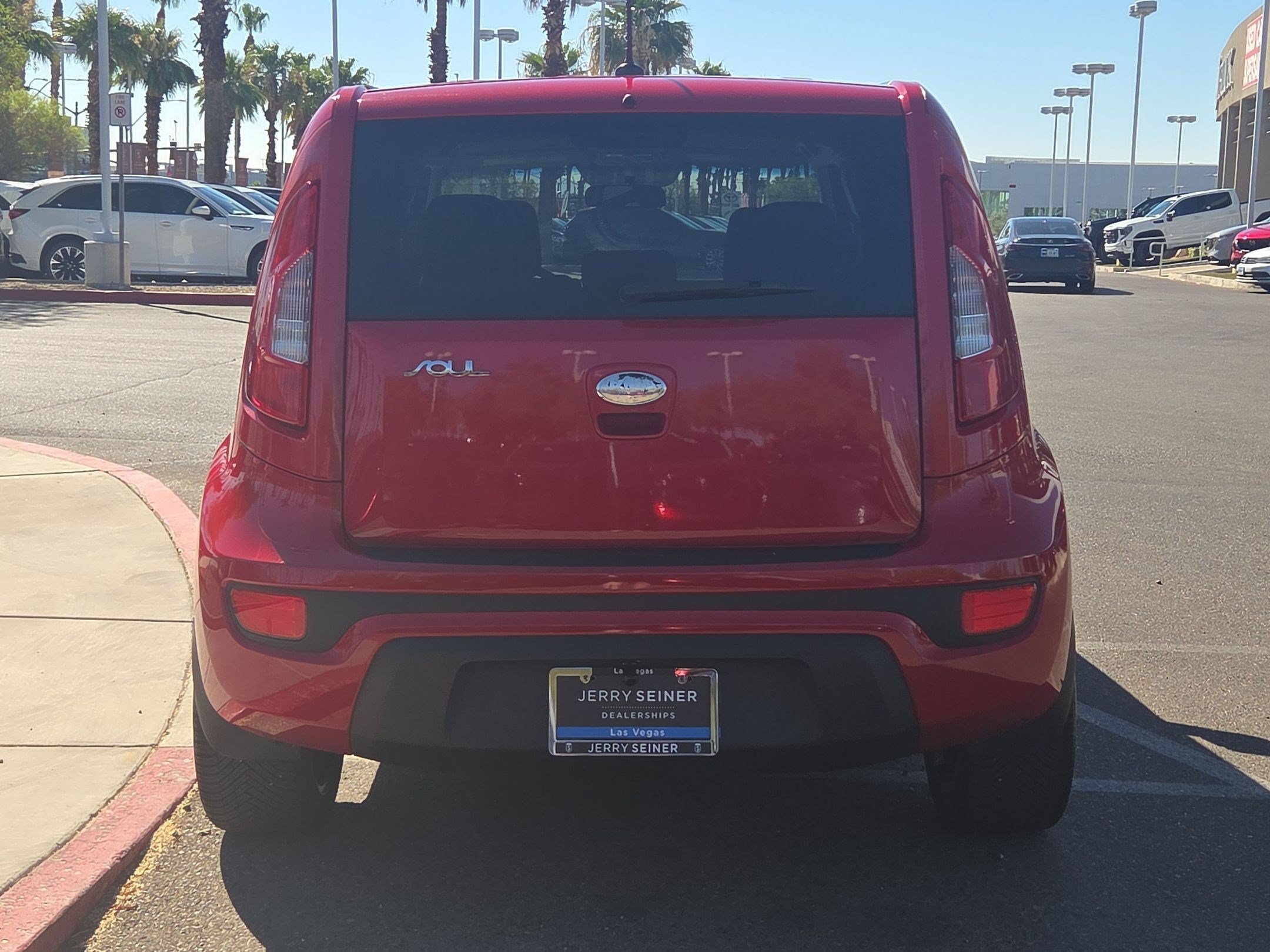Used 2013 Molten Kia Base image 4