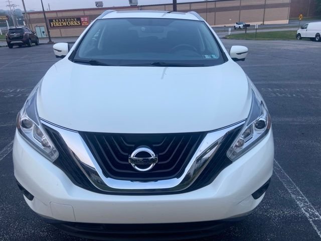 Used 2018 White Nissan Platinum image 5