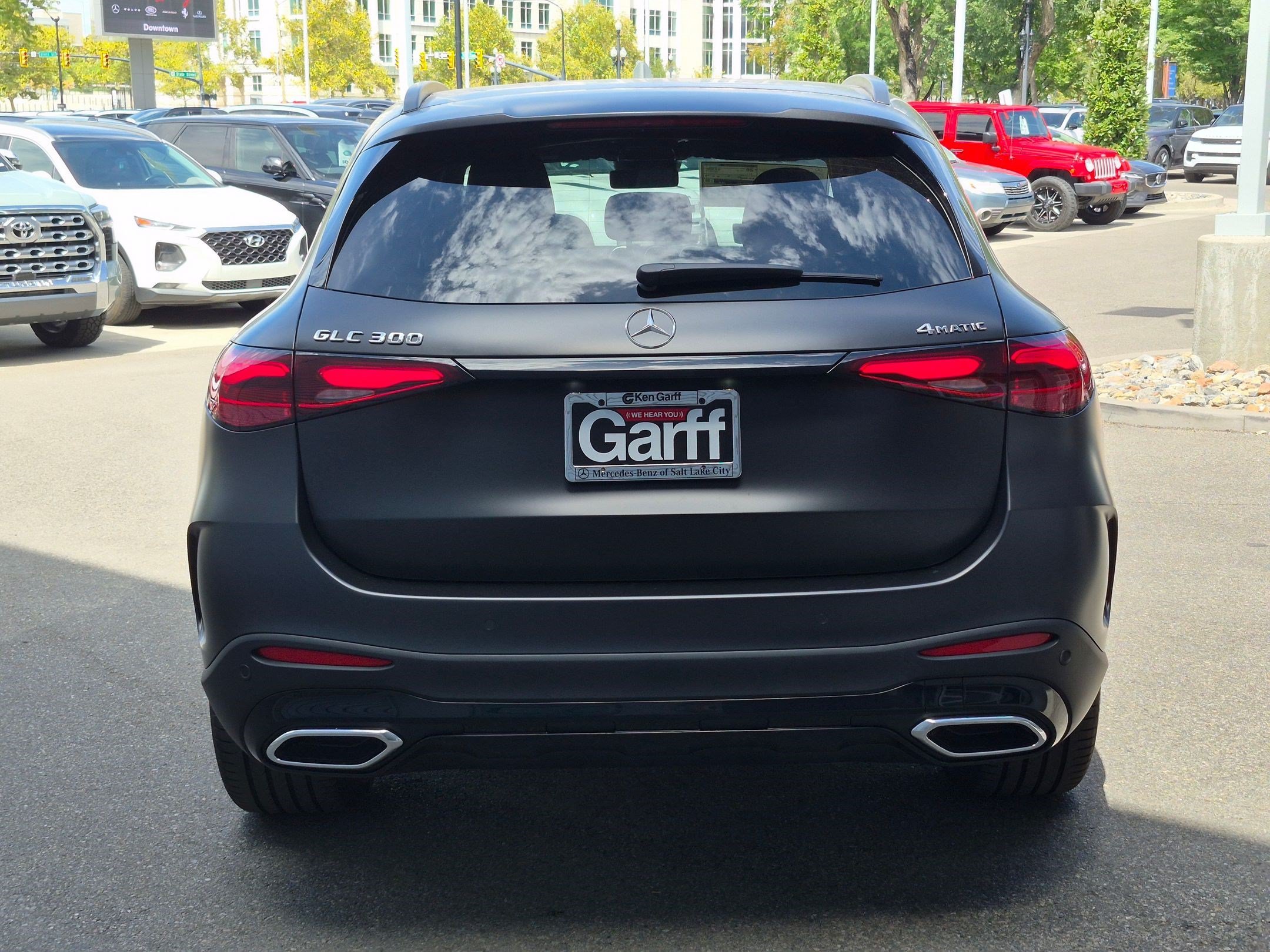 New 2027 MANUFAKTUR exclusive graphite grey magno Mercedes-Benz GLC 300 image 4
