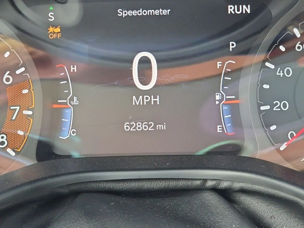 Used 2024 White Jeep Latitude image 32
