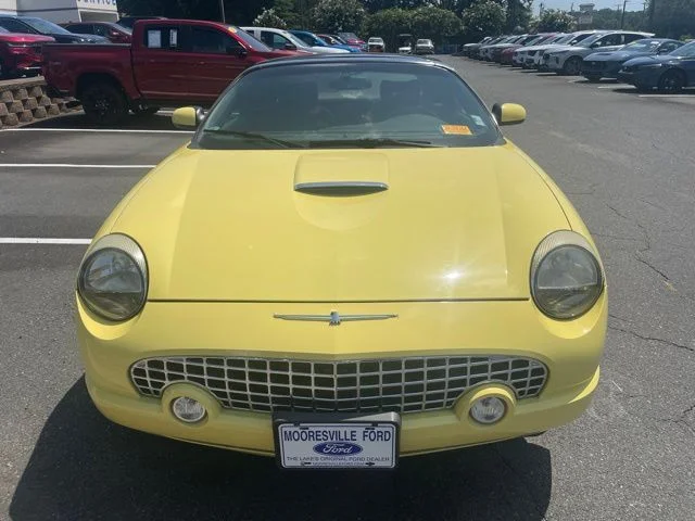 Used 2002  Ford Base image 8