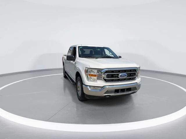 Used 2023 White Ford XLT image 3