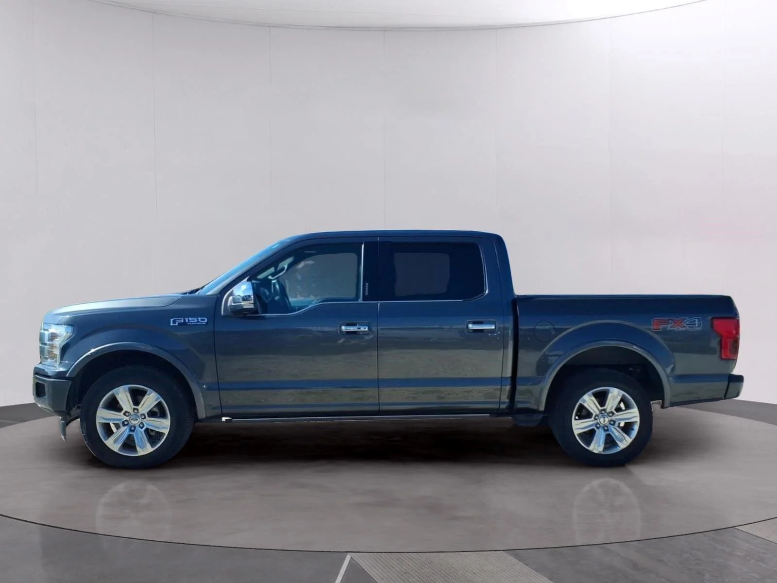 Used 2019 Magnetic Ford Platinum image 2