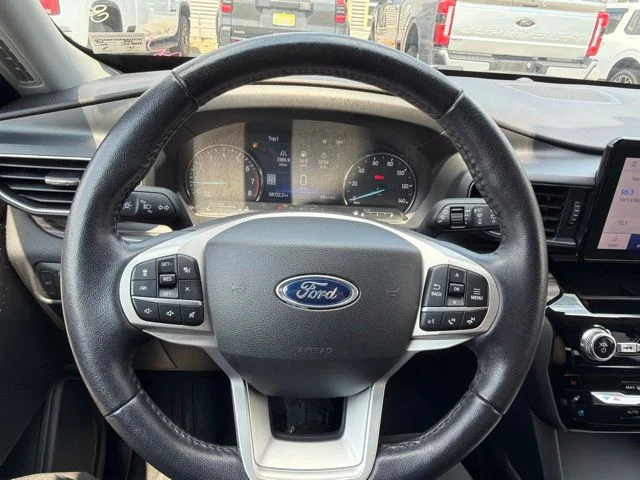 Used 2022 Black Ford Limited image 20