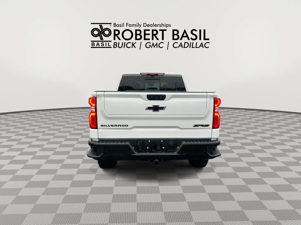 Used 2025 White Chevrolet ZR2 image 7