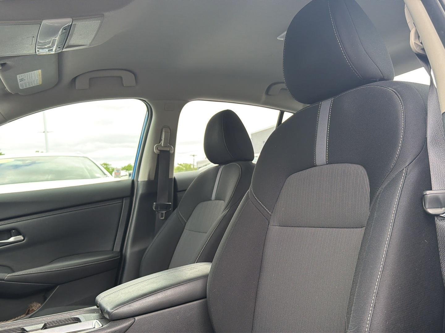 Used 2022 Electric Blue Metallic Nissan SV image 6