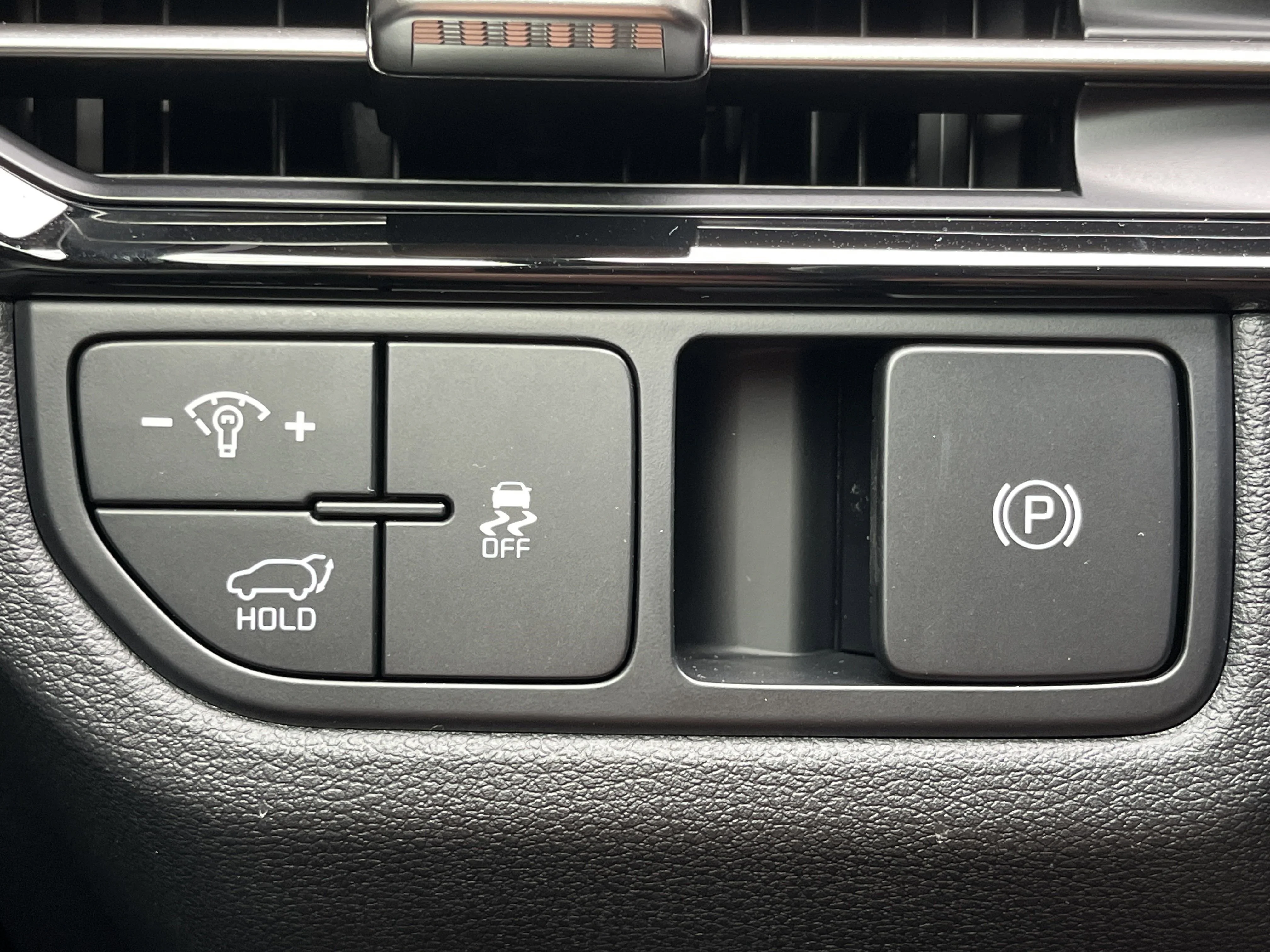2026 Kia Sportage EX - Photo 17