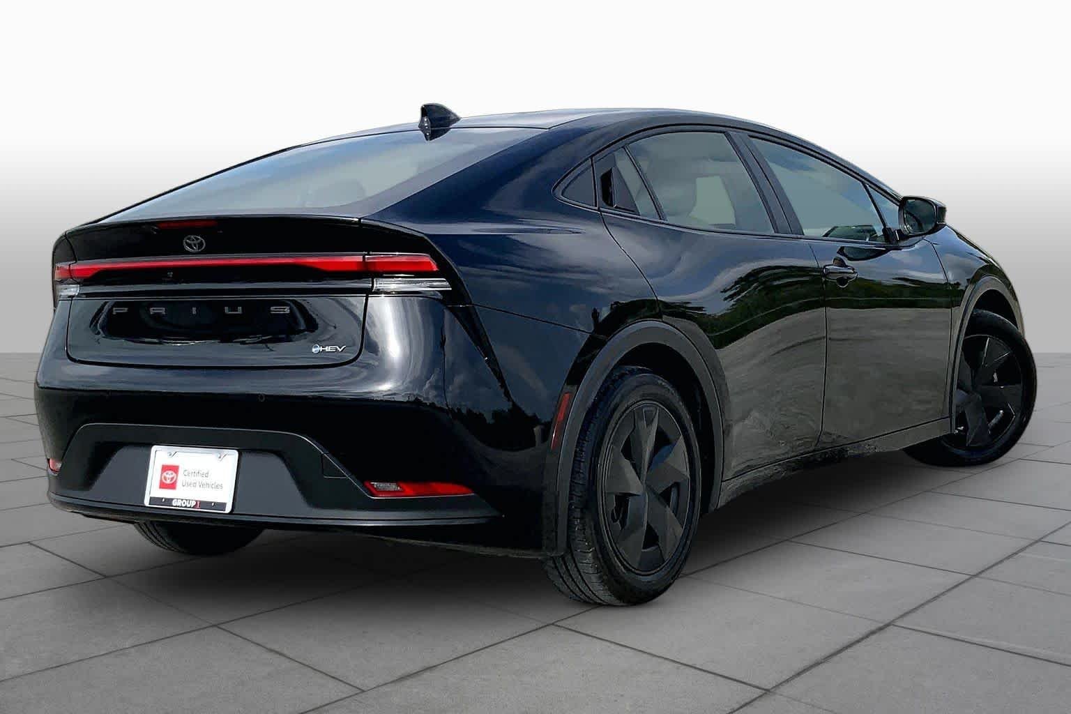 Used 2025 Midnight Black Metallic Toyota LE image 13