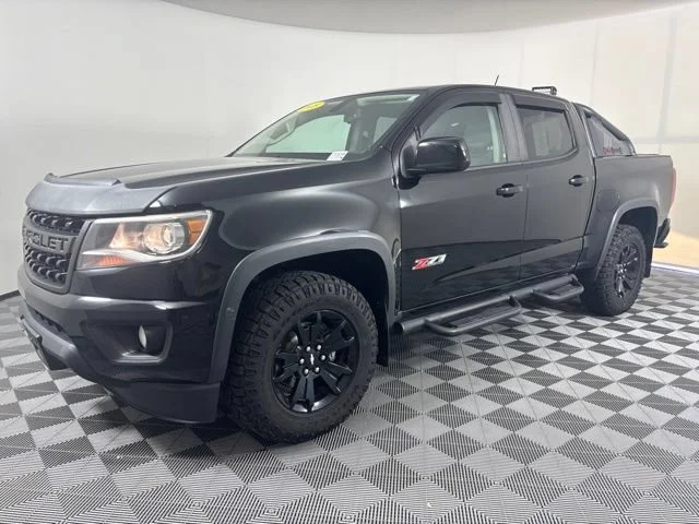 Used 2018 BLACK Chevrolet 4WD Z71 image 23
