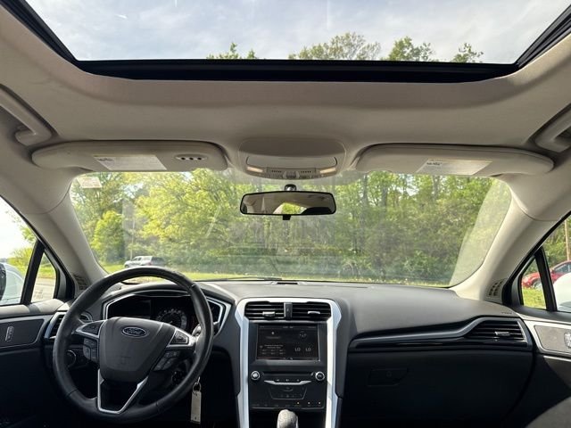 Used 2015 White Ford SE image 13