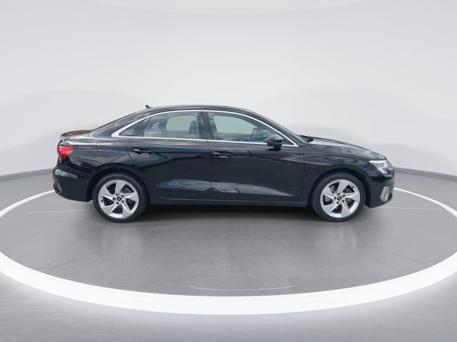 Used 2024  Audi 40 Premium image 9