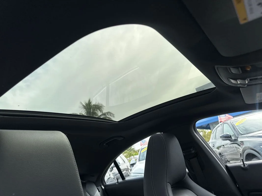 Used 2019 Black Mercedes-Benz 4MATIC® image 28
