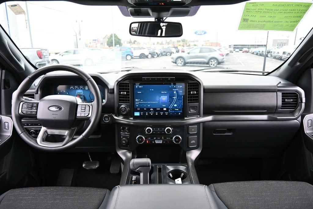 Used 2024 Silver Ford XLT image 27
