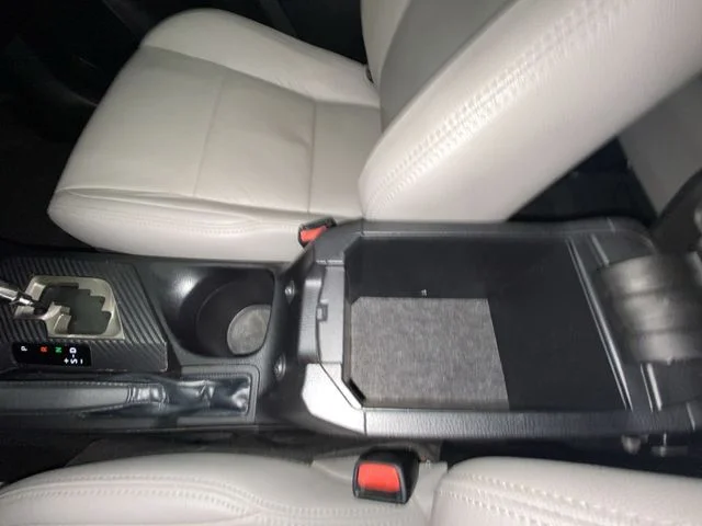 Used 2014 Silver Toyota XLE image 20
