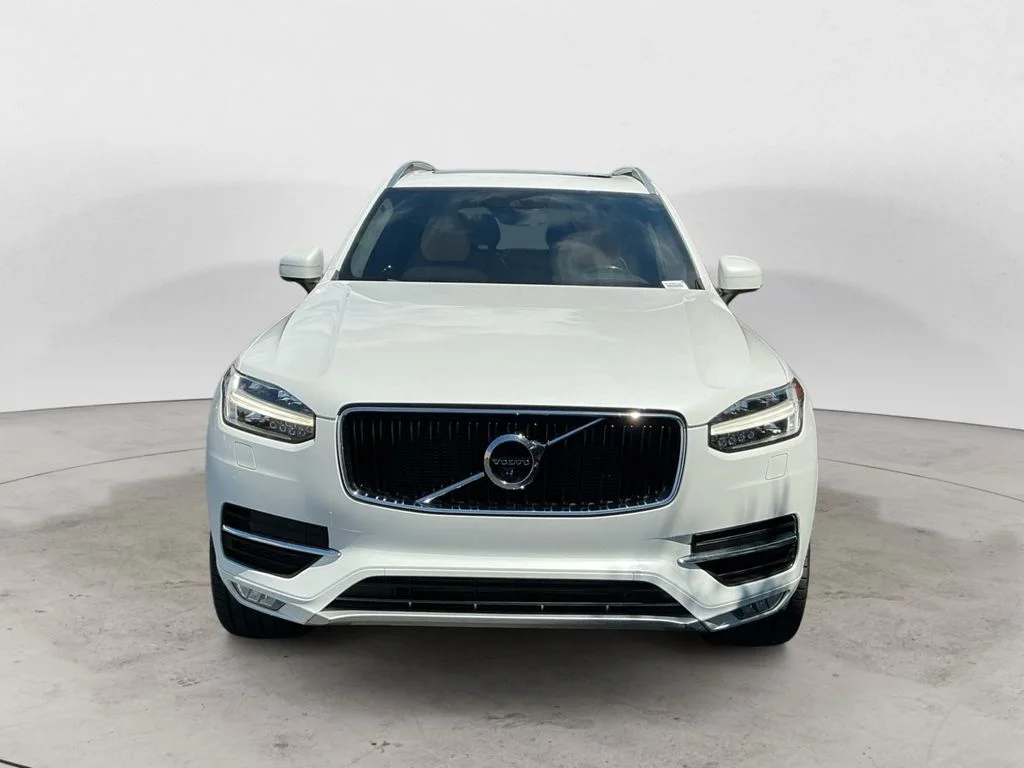 Used 2018 White Volvo T6 Momentum image 2