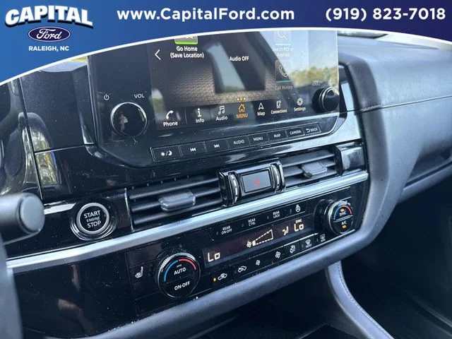 Used 2022 Gray Nissan SL image 26