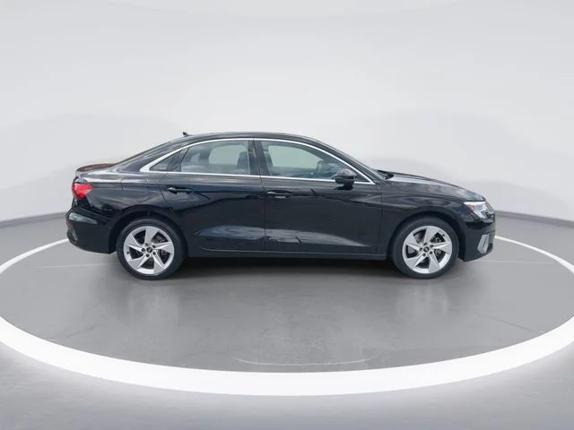 Used 2024  Audi 40 Premium image 9