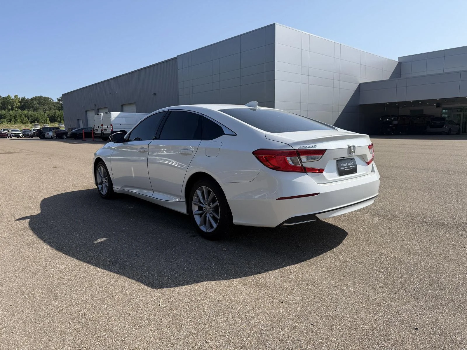 Used 2021 Platinum White Pearl Honda LX image 4