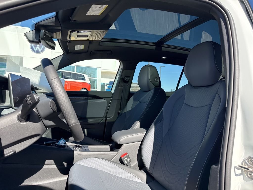 New 2026 Opal White Pearl Volkswagen 2.0T SE R-Line Black image 9