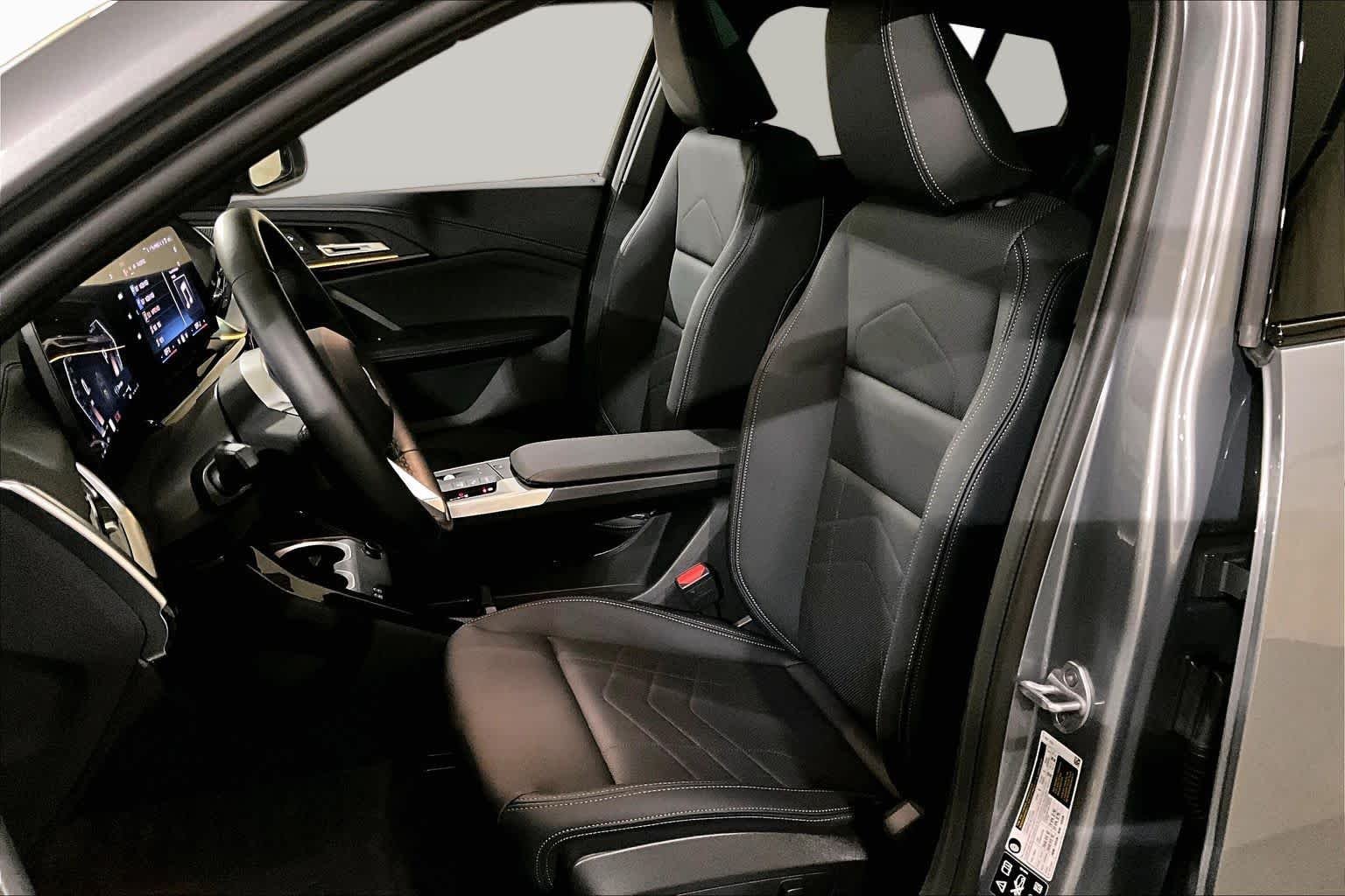Used 2026 Skyscraper Grey Metallic BMW xDrive28i image 15