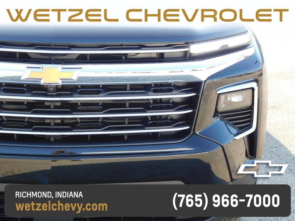 New 2027 Mosaic Black Metallic Chevrolet LT image 9