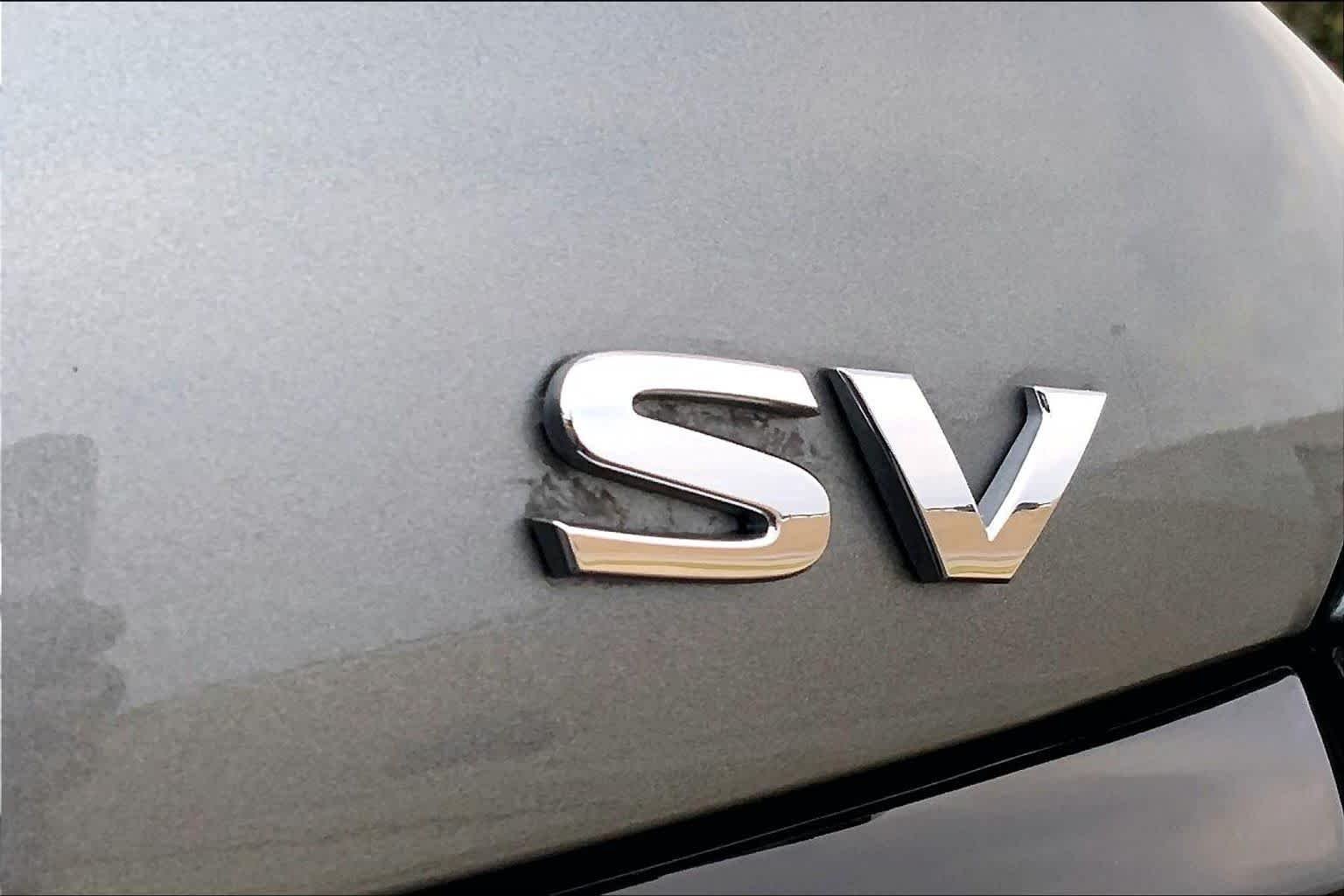 Used 2022 Gun Metallic Nissan 2.5 SV image 10