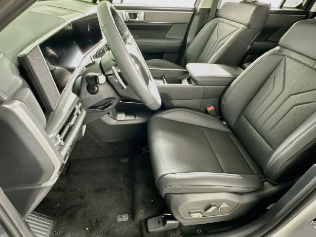 New 2026 Silver Hyundai SEL image 9