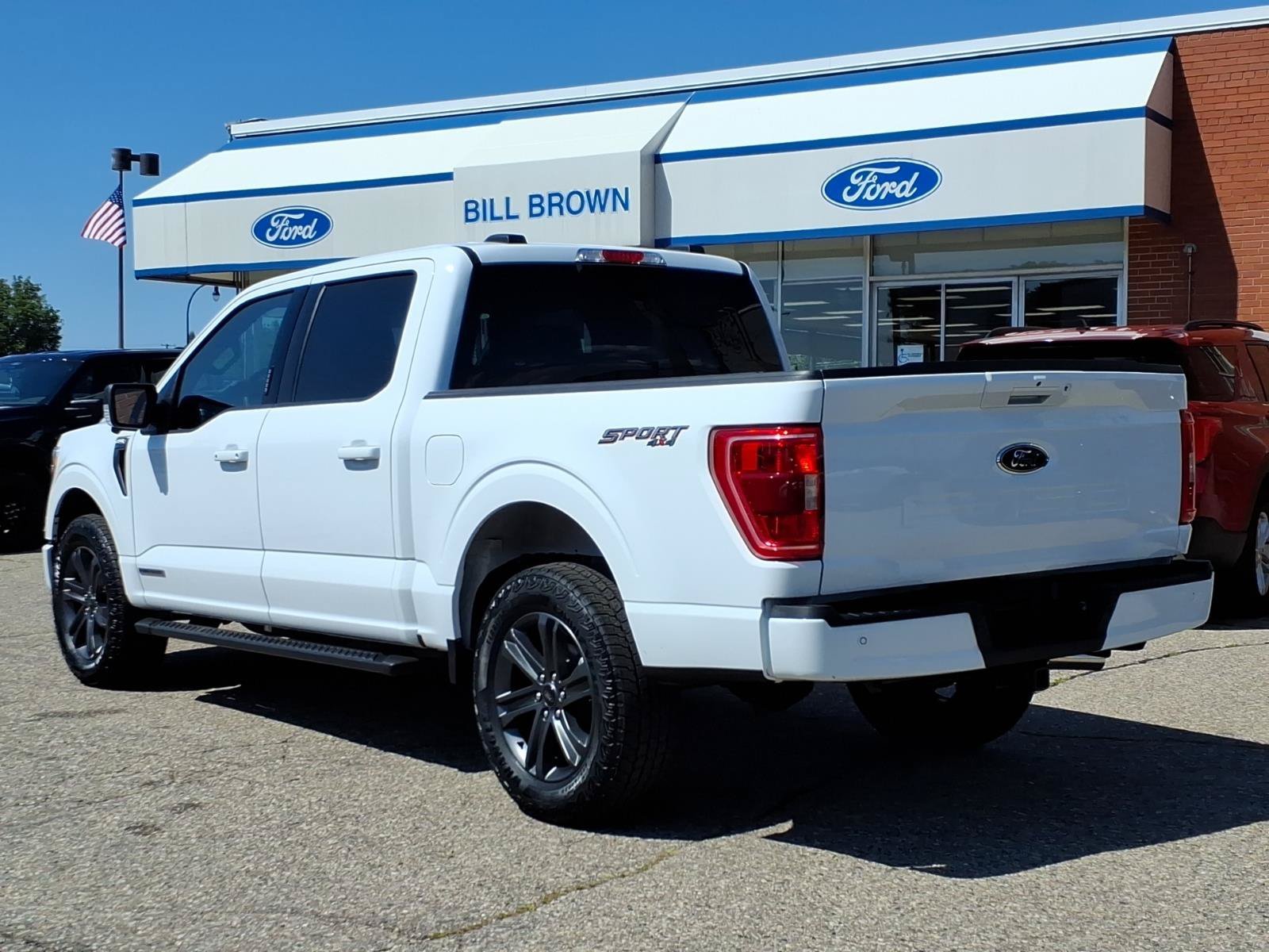 Used 2023 Oxford White Ford XLT image 2