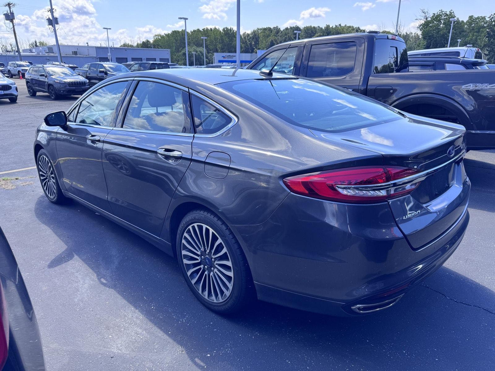 Used 2017 Magnetic Ford SE image 6
