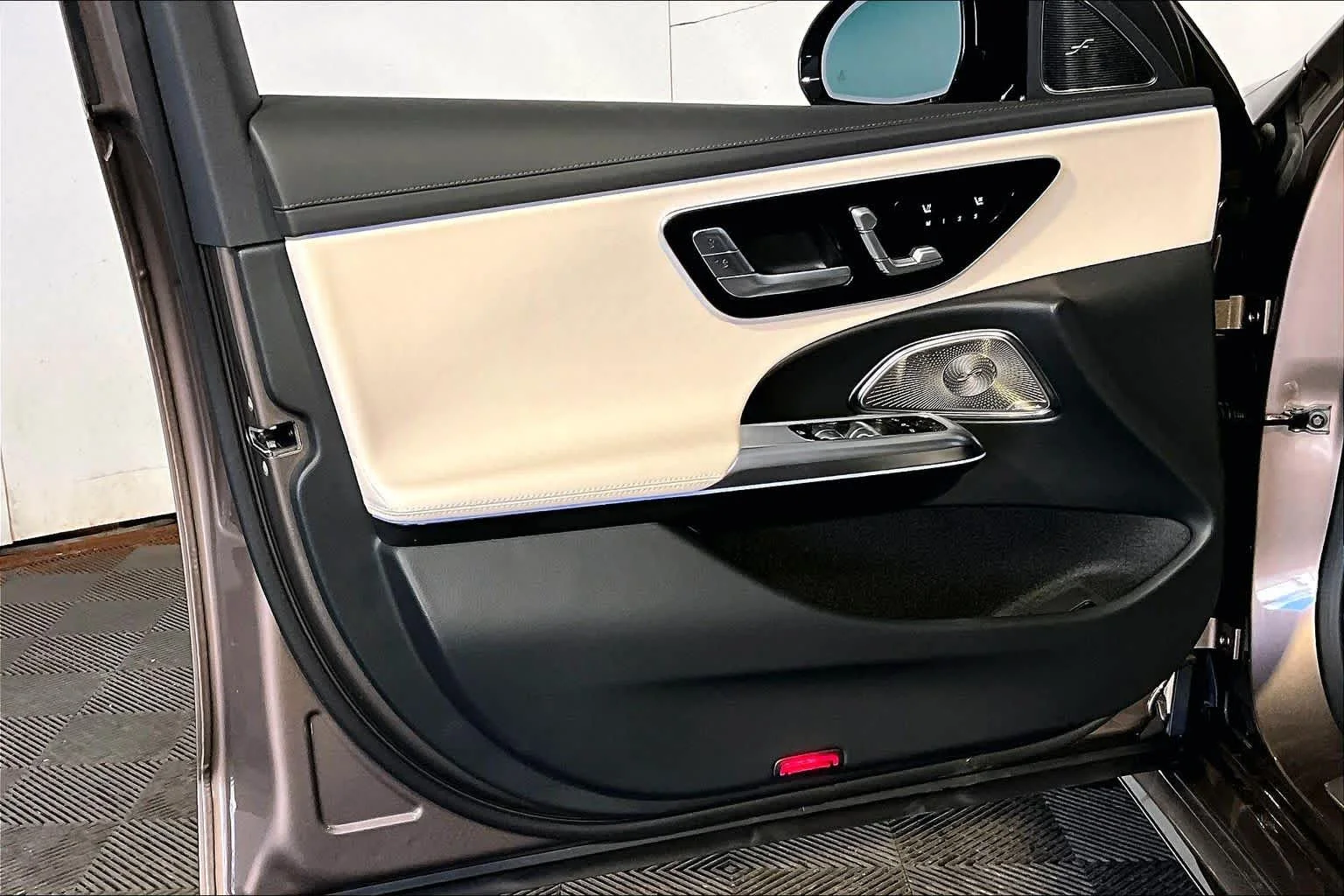 New 2026 Sonoran Brown Metallic Mercedes-Benz E 350 image 11