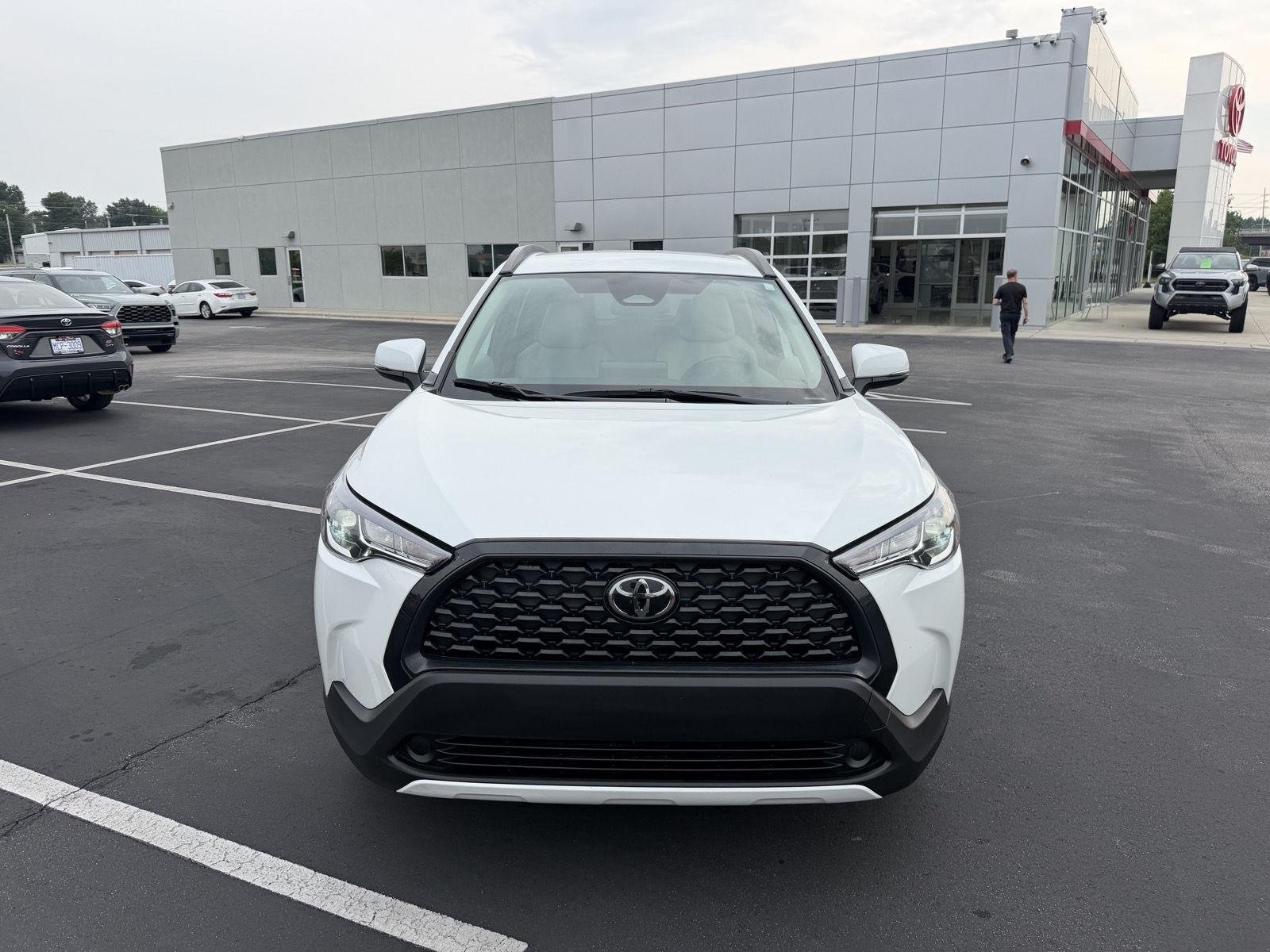 Used 2023 Wind Chill Pearl Toyota LE image 2