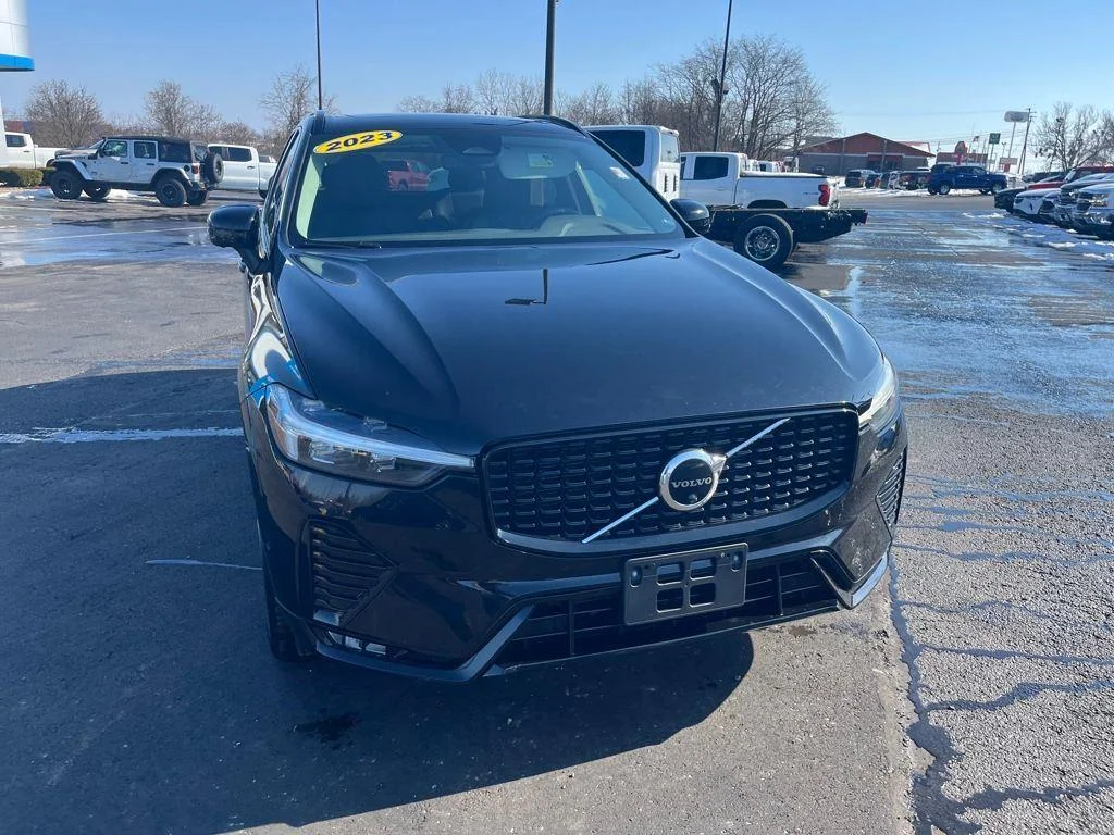2023 Volvo XC60 Plus - Photo 8