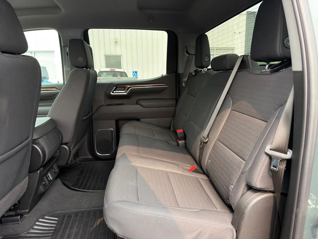 Used 2025 Gray Chevrolet LT image 5