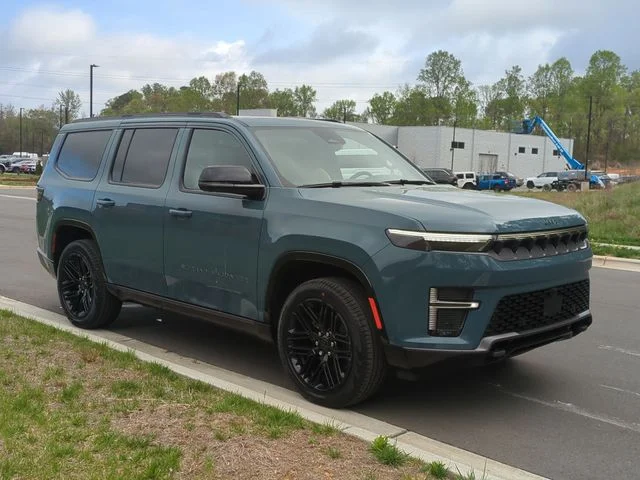 New 2026 Steel Blue Exterior Paint Jeep Limited Reserve image 15