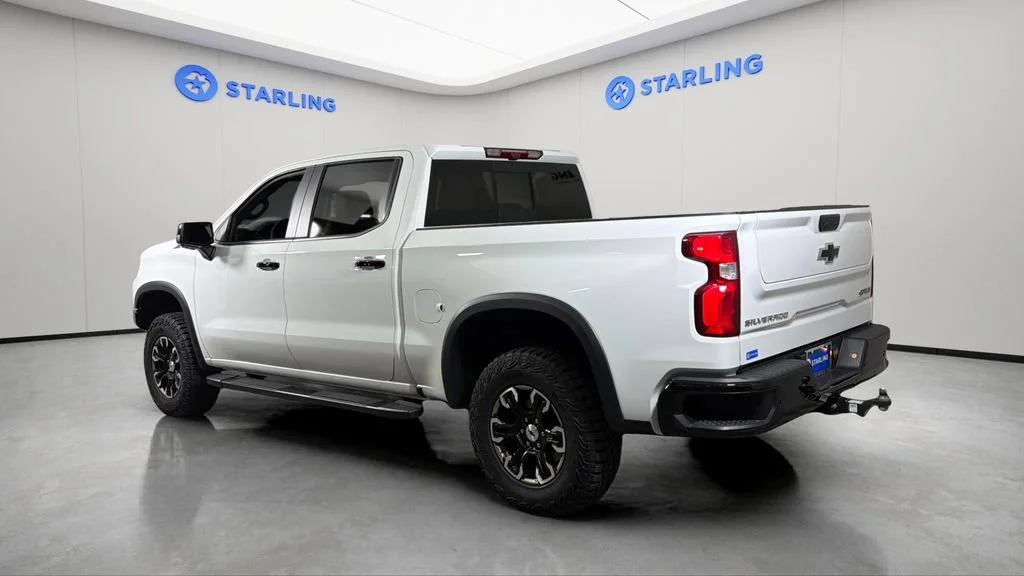 Used 2025 Summit White Chevrolet ZR2 image 6