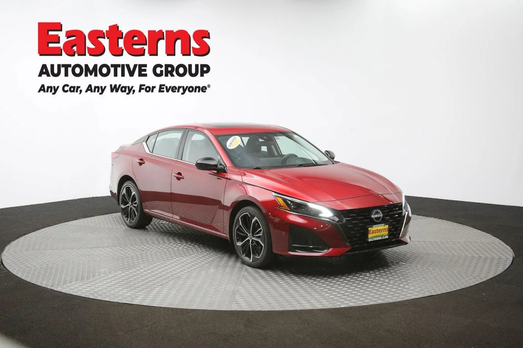 Used 2023 Red Nissan 2.5 SR image 48