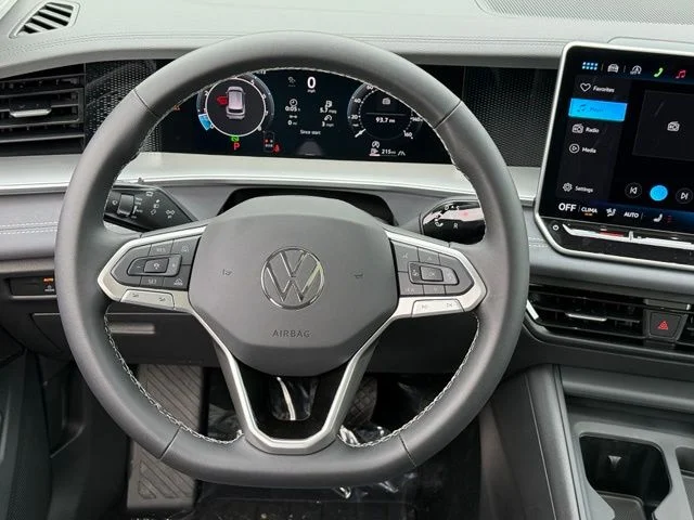 New 2026 Deep Black Pearl Volkswagen 2.0T SE image 11