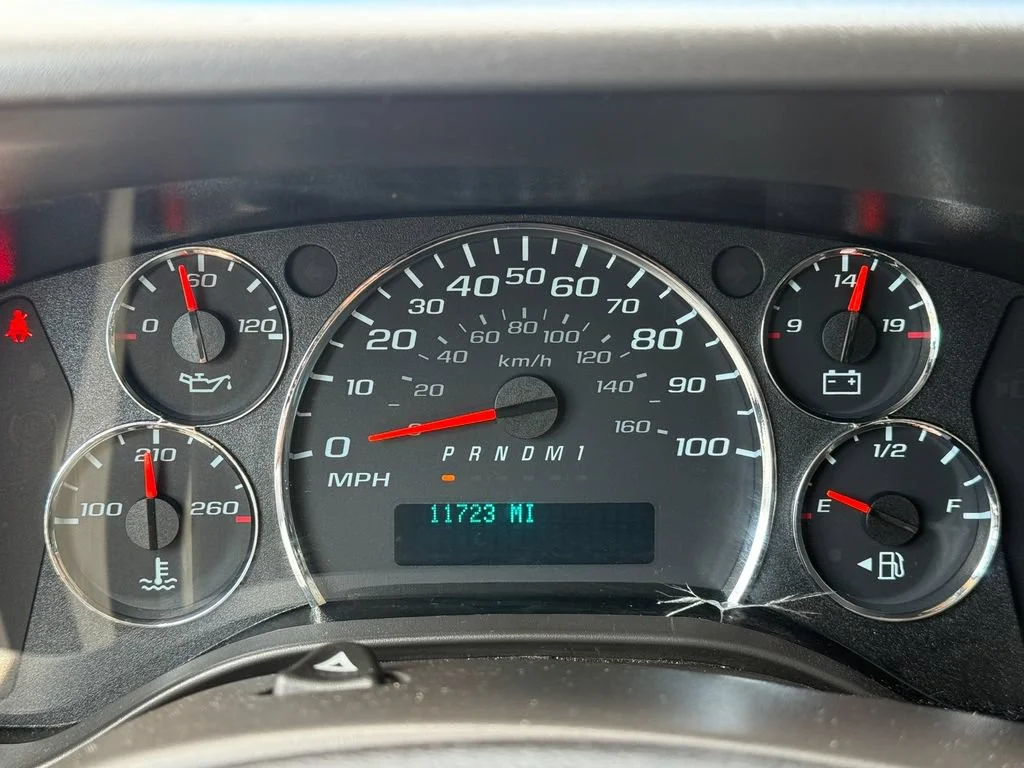 Used 2025 Summit White GMC Work Van image 32