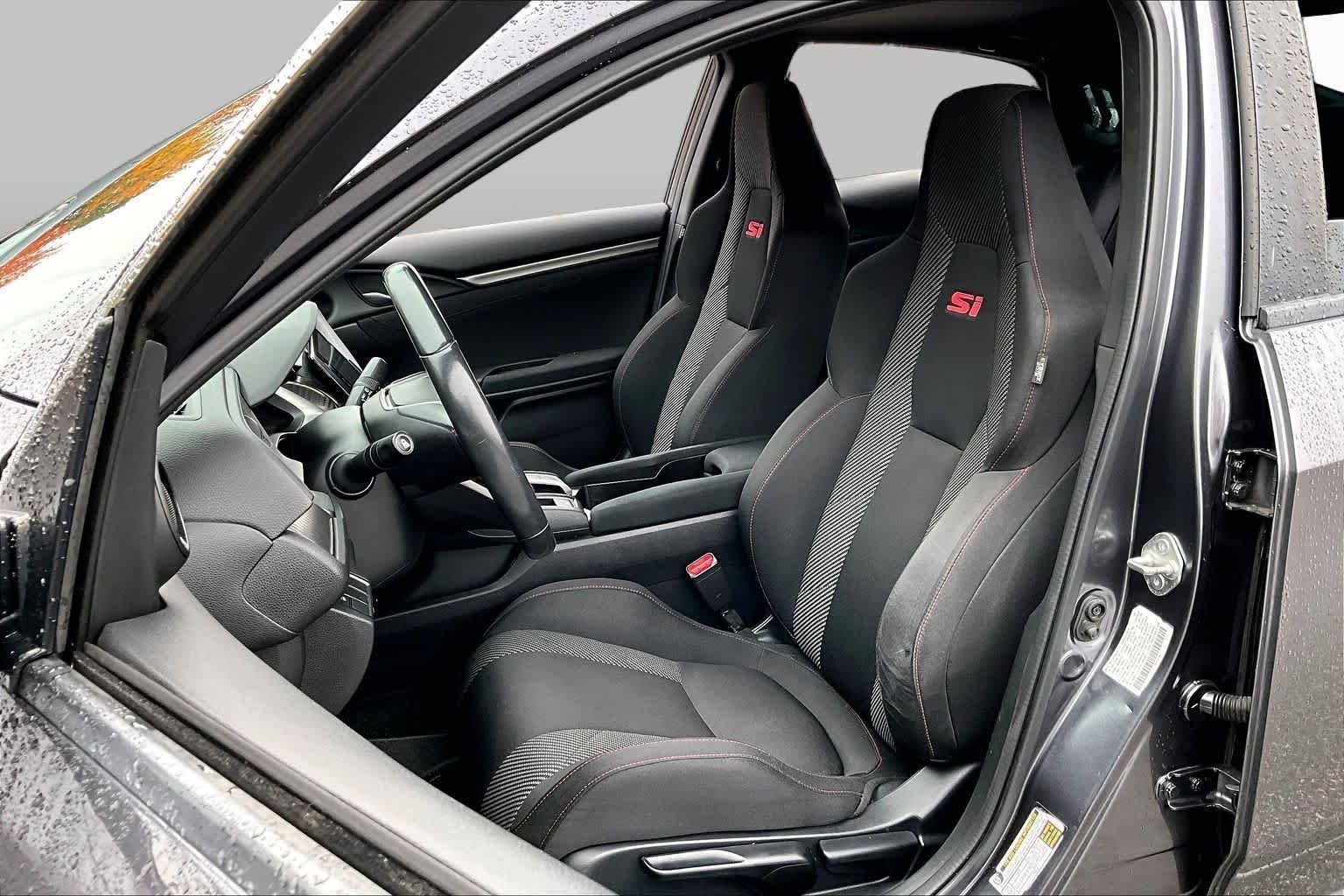 Used 2018 Modern Steel Metallic Honda  image 9