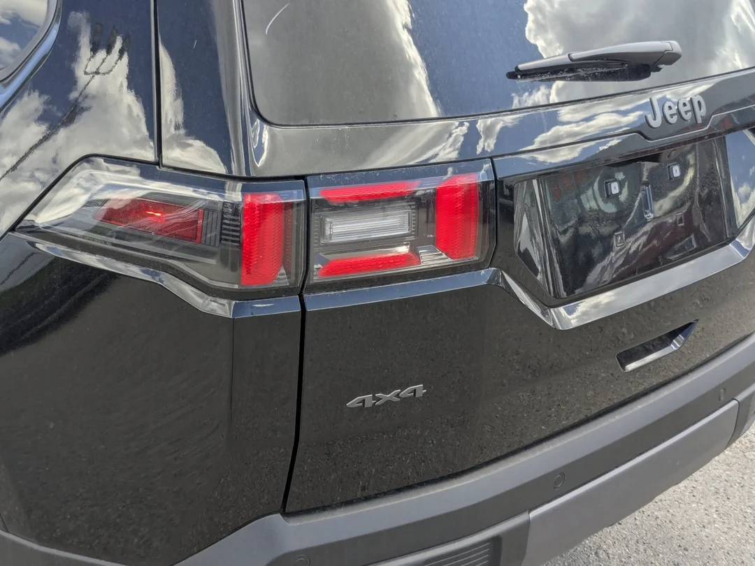 New 2026 Black Jeep Laredo - - 4x4 - 1.6L Turbo Hybrid - Adaptive Cruise - Blind Spot Detection & More! image 11