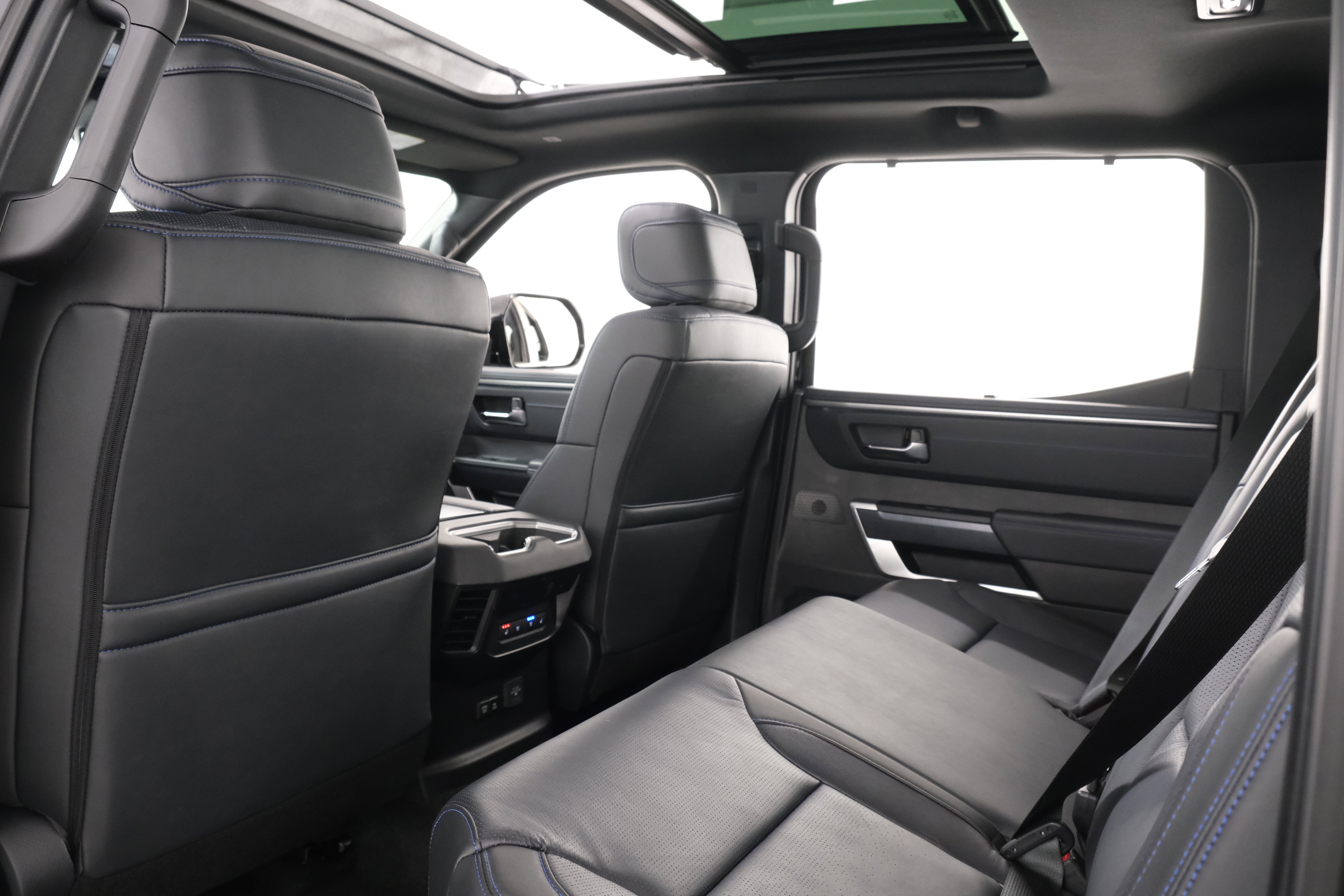 2025 Toyota Tundra Platinum - Photo 38