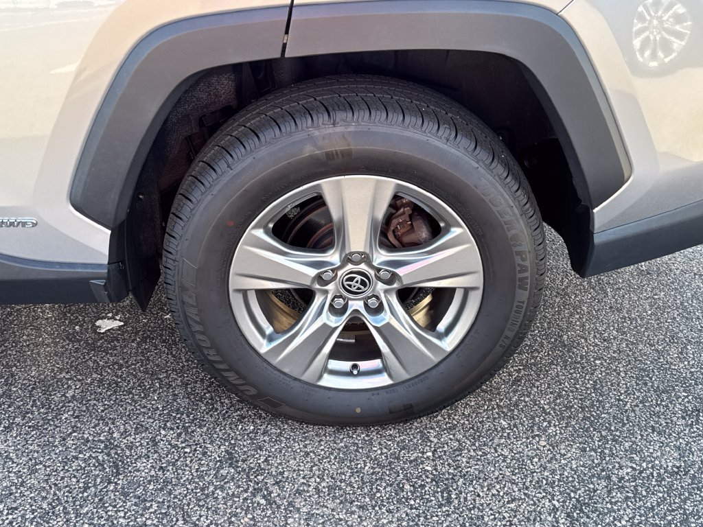 Certified Used 2023 Silver Toyota XLE image 39