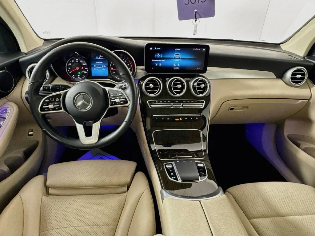 Used 2021 White Mercedes-Benz GLC 300 image 26