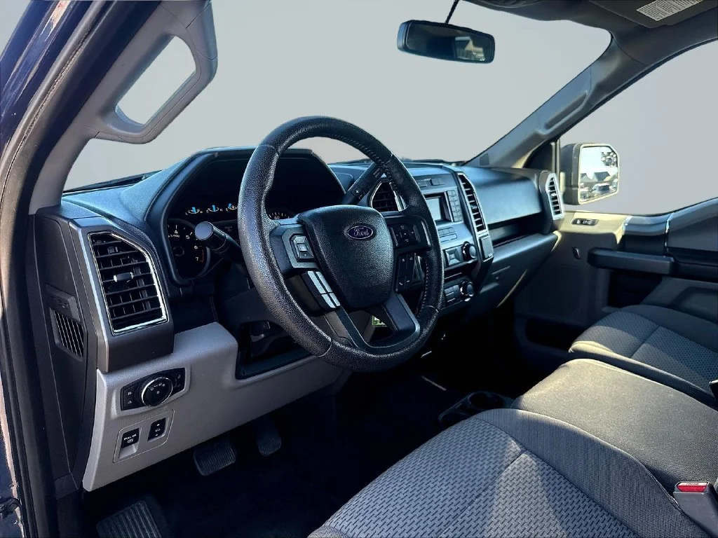 Used 2016 Blue Jeans Metallic Ford XLT image 22