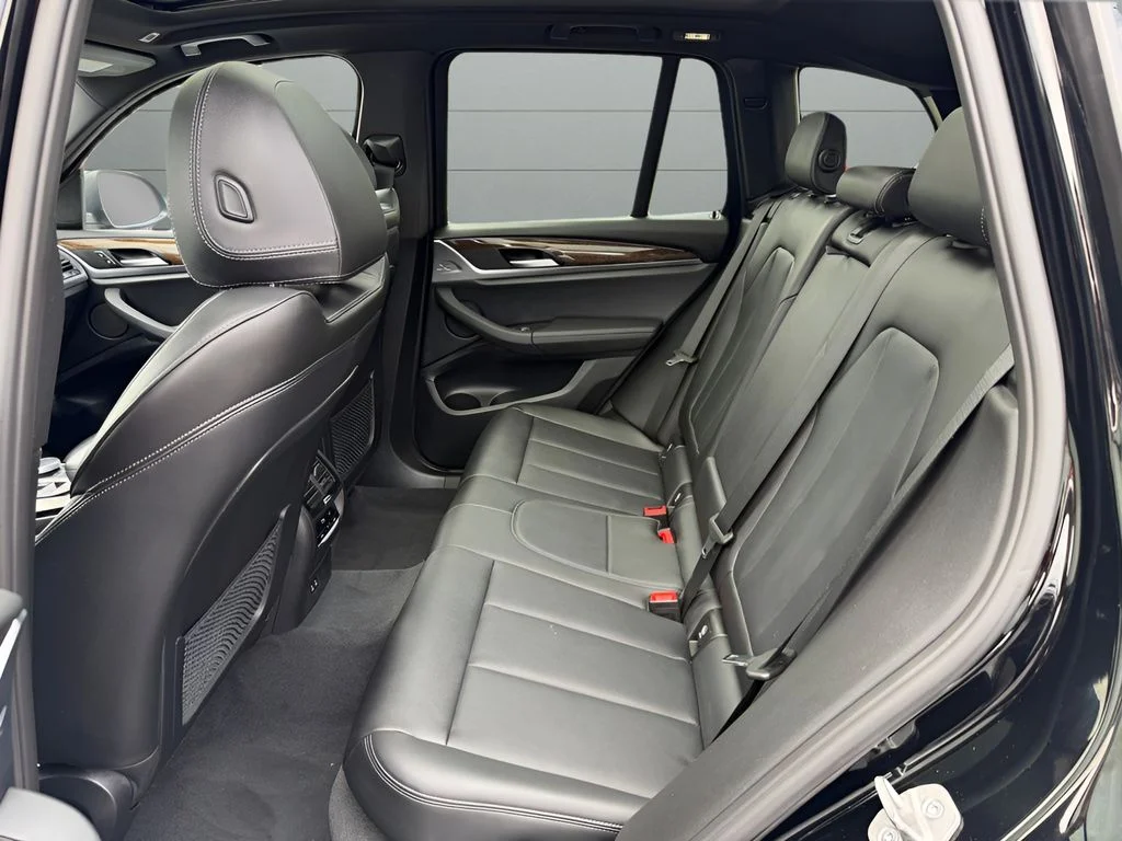 Used 2023 Black BMW xDrive30i image 23