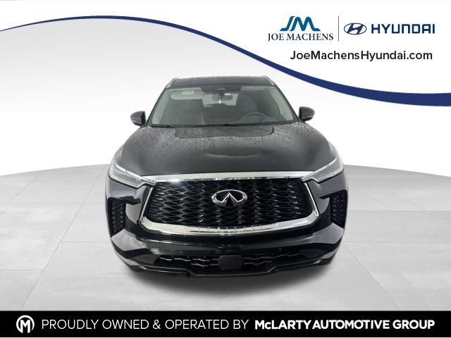 Used 2025 Black INFINITI LUXE image 2