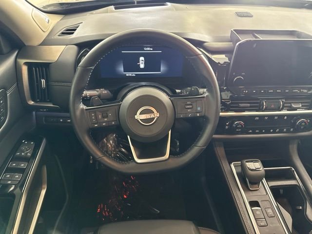 Used 2025 Gray Nissan Platinum image 23