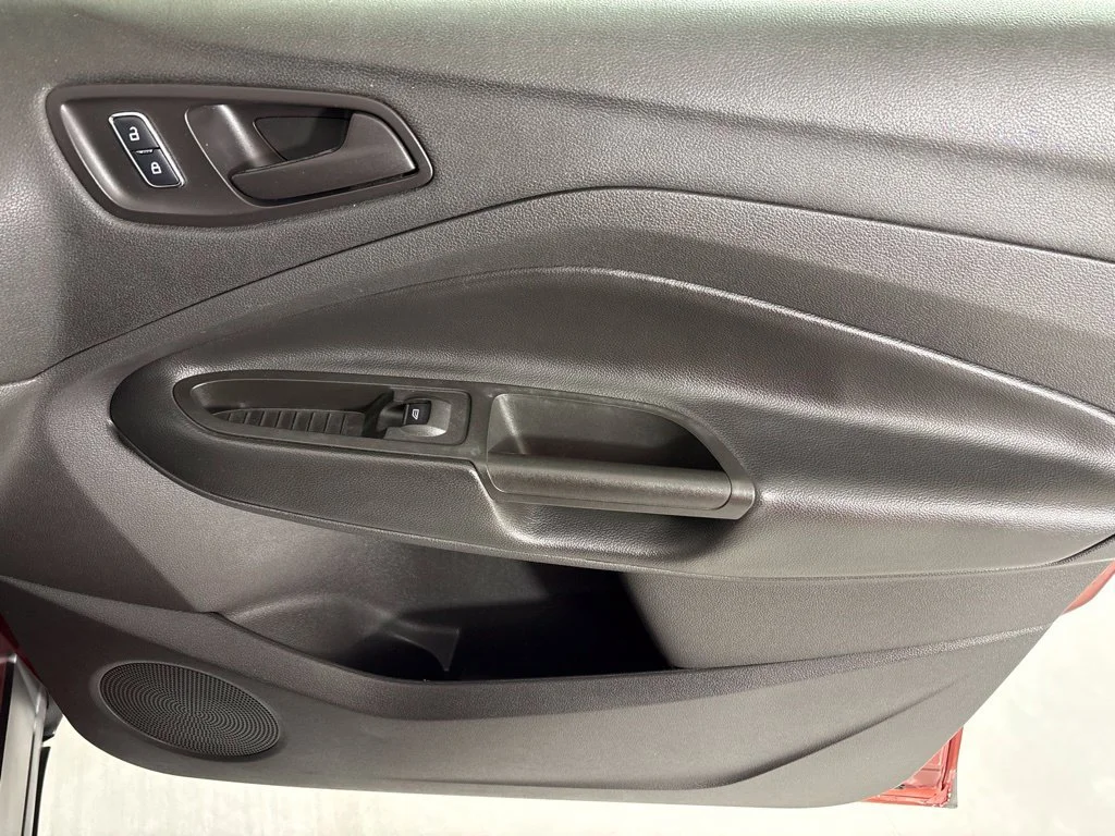 Used 2014 Red Ford S image 17