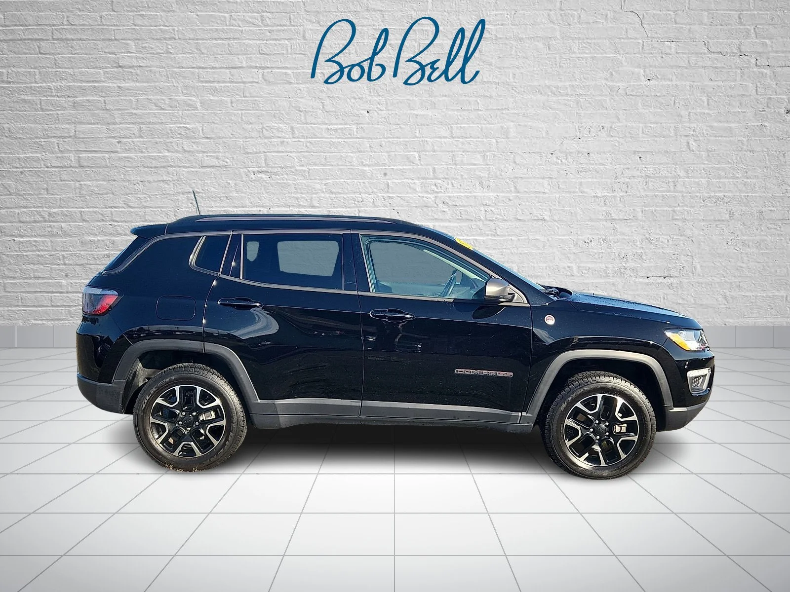 Used 2021 Diamond Black Jeep Trailhawk image 7